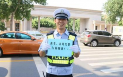 交警支队90后青年民警组成小虎队为有需要的考生护航