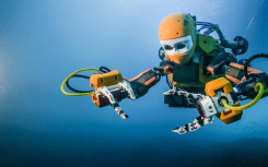 科普类人型机器人成功打捞沉船可代替人类探索大海