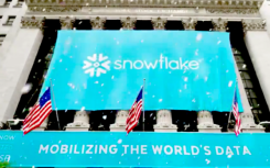 在创纪录的IPO之后Snowflake的股票翻了一番多估值为$ 70B