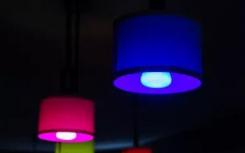​飞利浦色相的完整指南LED灯泡和智能功能和多种颜色