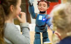 小学生可以通过社交机器人学习而受益