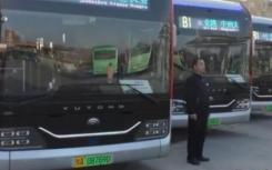 具有无人驾驶智能公交车已经正式上路开始运营