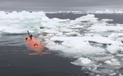 探索世界末日冰川下的洋流