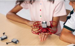 大疆推出儿童代码教学RoboMaster无人机