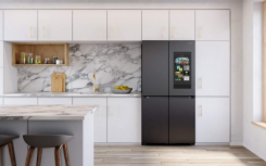 三星放弃并在新的家庭中心冰箱中提供内置的Alexa