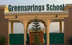 两名Greensprings教师获得年度教师奖的州冠军