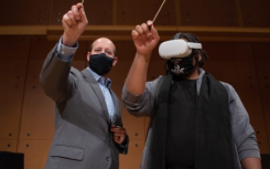 音乐学院教授将指挥和虚拟现实与RibbonsVR结合起来