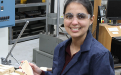 2月21日助理教授Tâmara França被选为木材科学的女性大使