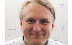 2月25日詹姆斯阿斯普内斯被任命为HaroldWCheel计算机科学教授