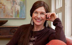 3月4日LouiseErdrich76获得普利策小说奖