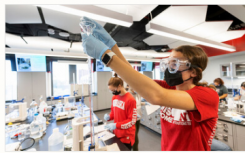 化学系为学生推出实验室扩建和升级