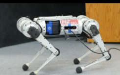微型机器人猎豹打破速度记录